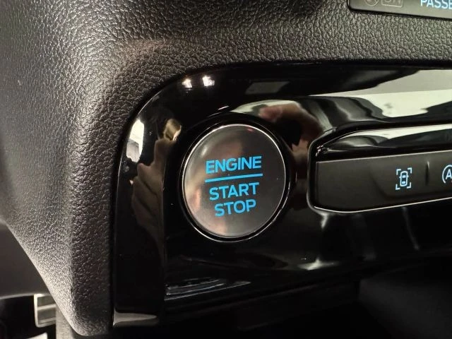 2023 Ford Escape - Image 17 of 21
