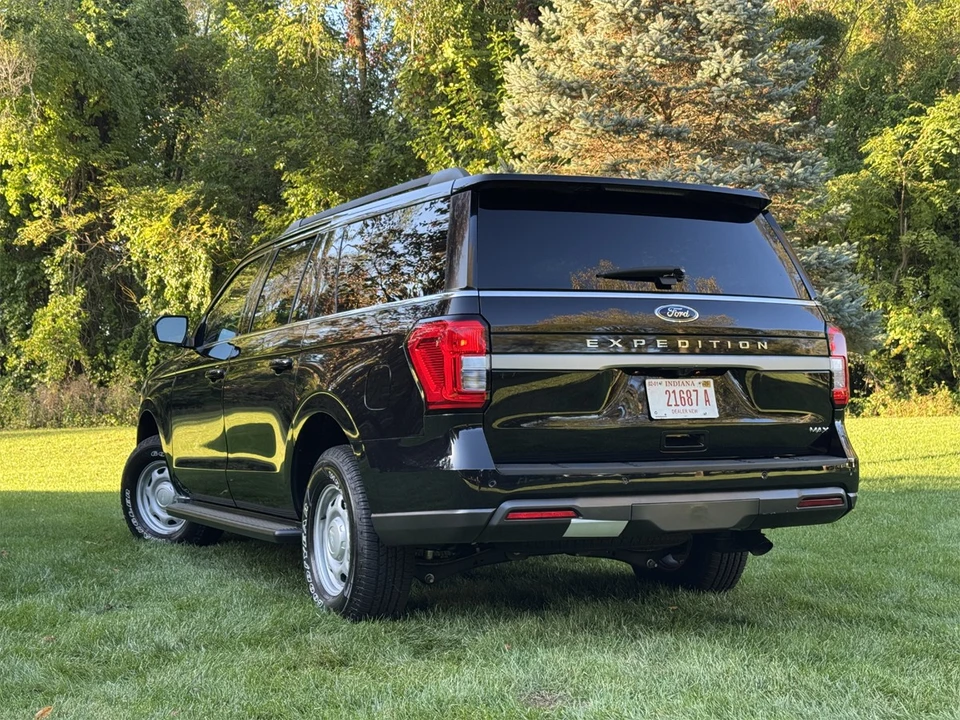 2023 Ford Expedition 4th Gen - Image 10 of 16