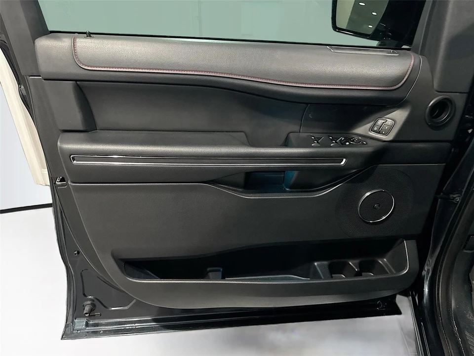 2023 Ford Expedition 4th Gen - Image 9 of 12