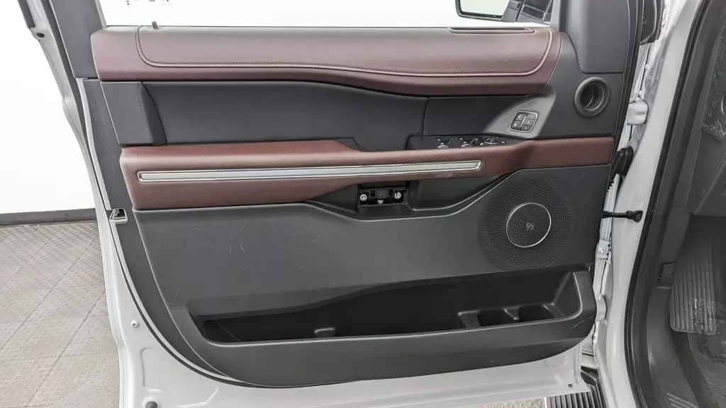 2023 Ford Expedition 4th Gen - Image 9 of 20