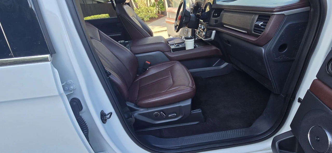 2023 Ford Expedition 4th Gen - Image 9 of 18