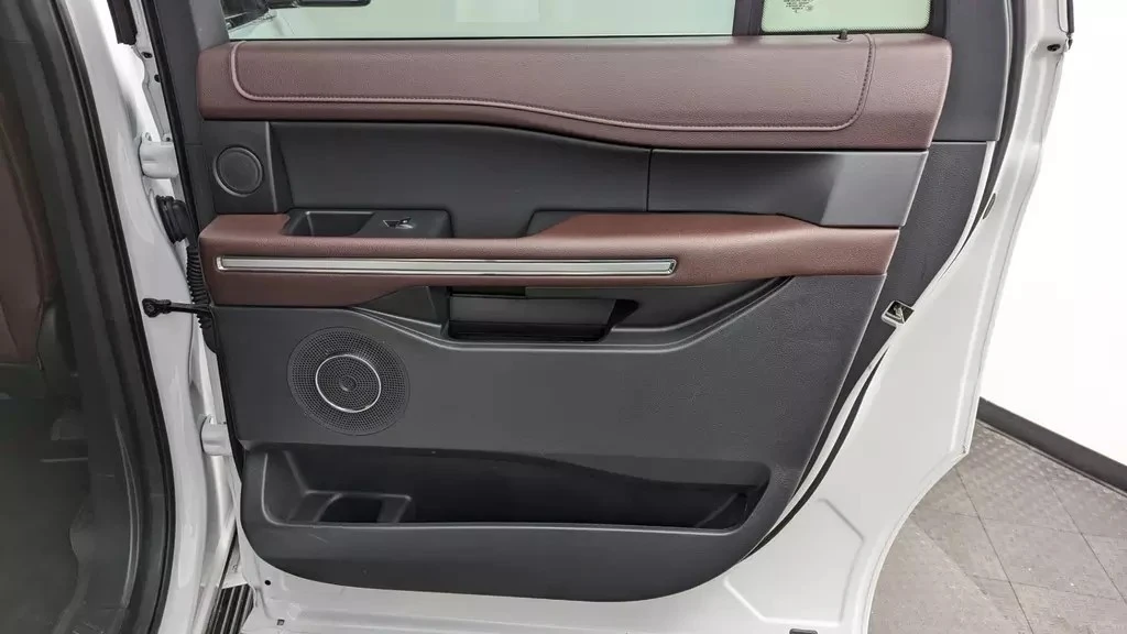 2023 Ford Expedition 4th Gen - Image 18 of 20