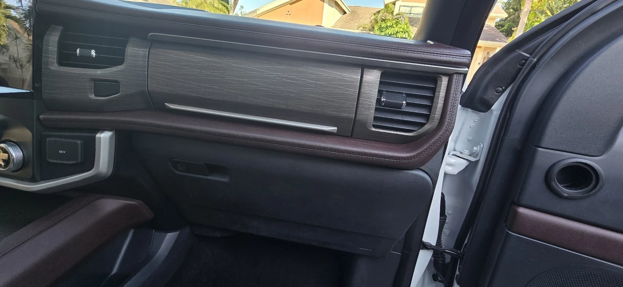 2023 Ford Expedition 4th Gen - Image 15 of 18