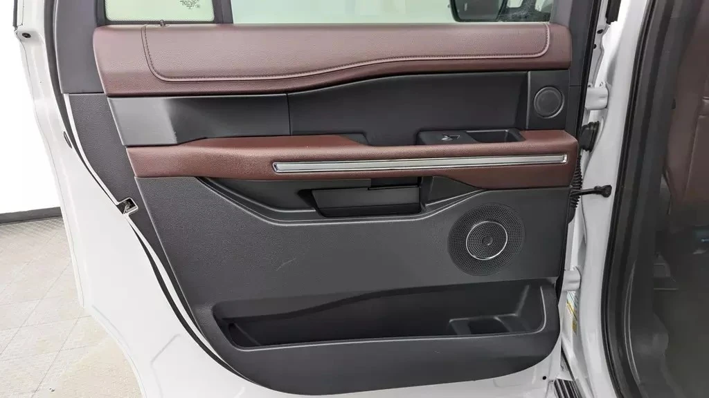 2023 Ford Expedition 4th Gen - Image 10 of 20