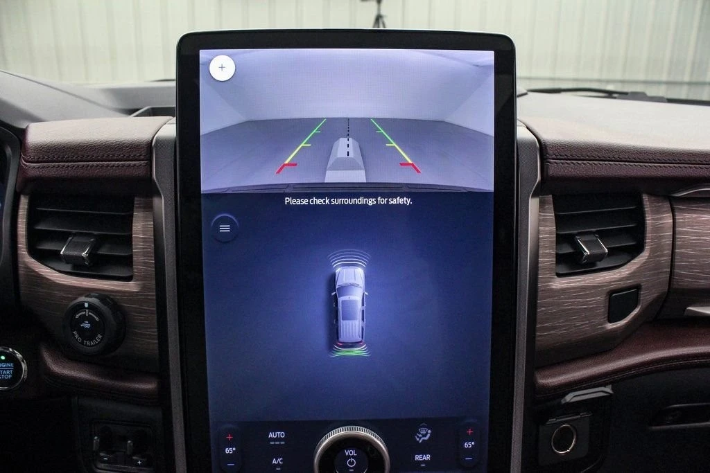 2023 Ford Expedition 4th Gen - Image 18 of 21