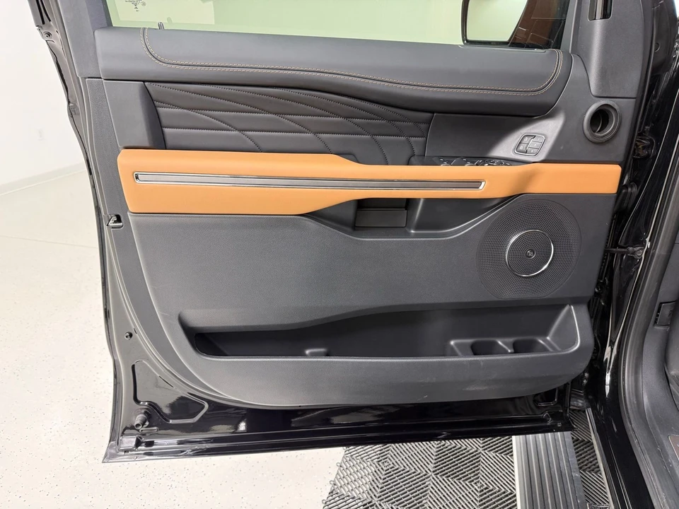 2023 Ford Expedition 4th Gen - Image 11 of 21