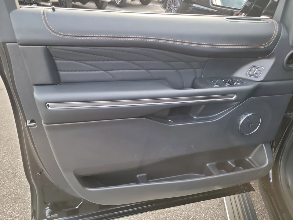 2023 Ford Expedition 5th Gen - Image 16 of 21