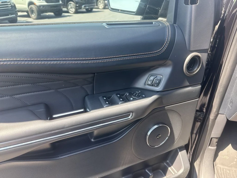 2023 Ford Expedition 4th Gen - Image 20 of 21