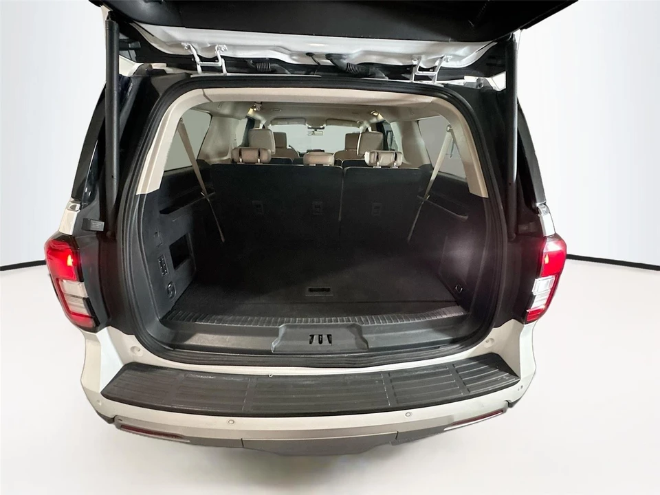 2023 Ford Expedition 4th Gen - Image 20 of 21