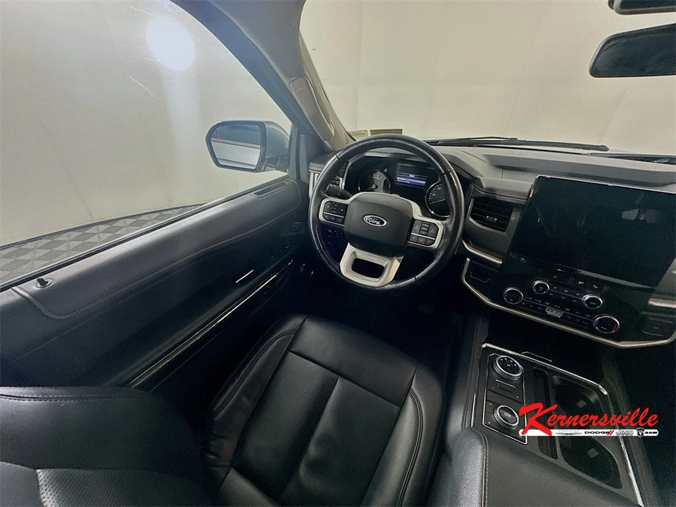 2023 Ford Expedition 4th Gen - Image 9 of 12