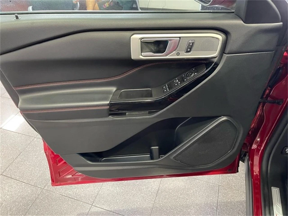 2023 Ford Explorer 6th Gen - Image 23 of 31