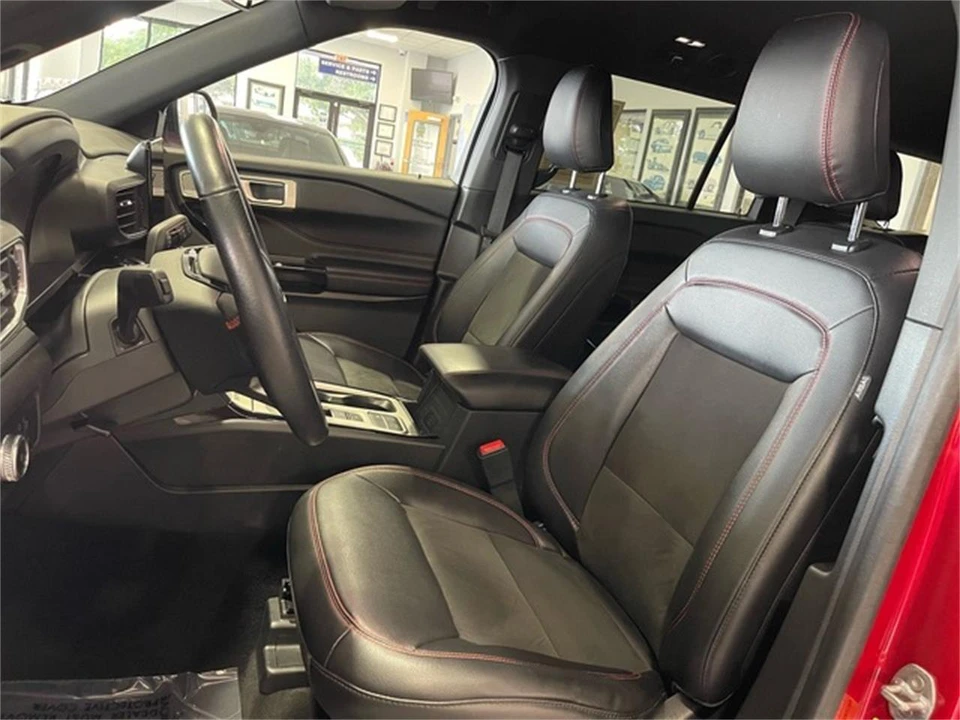 2023 Ford Explorer 6th Gen - Image 26 of 31