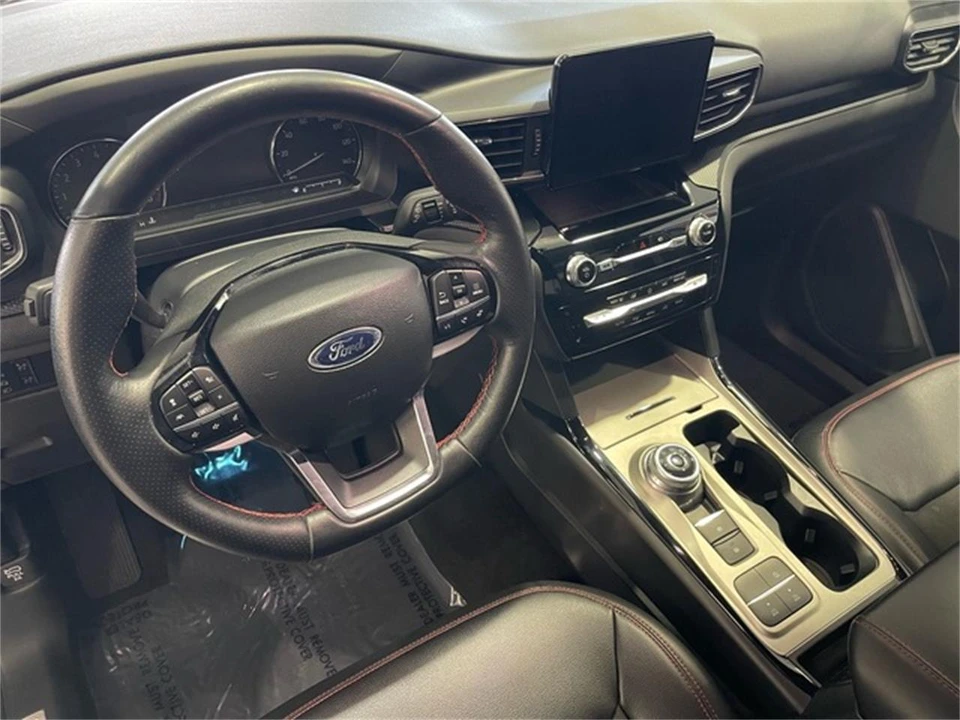 2023 Ford Explorer 6th Gen - Image 28 of 31