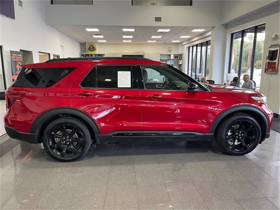 2023 Ford Explorer 6th Gen - Image 6 of 31
