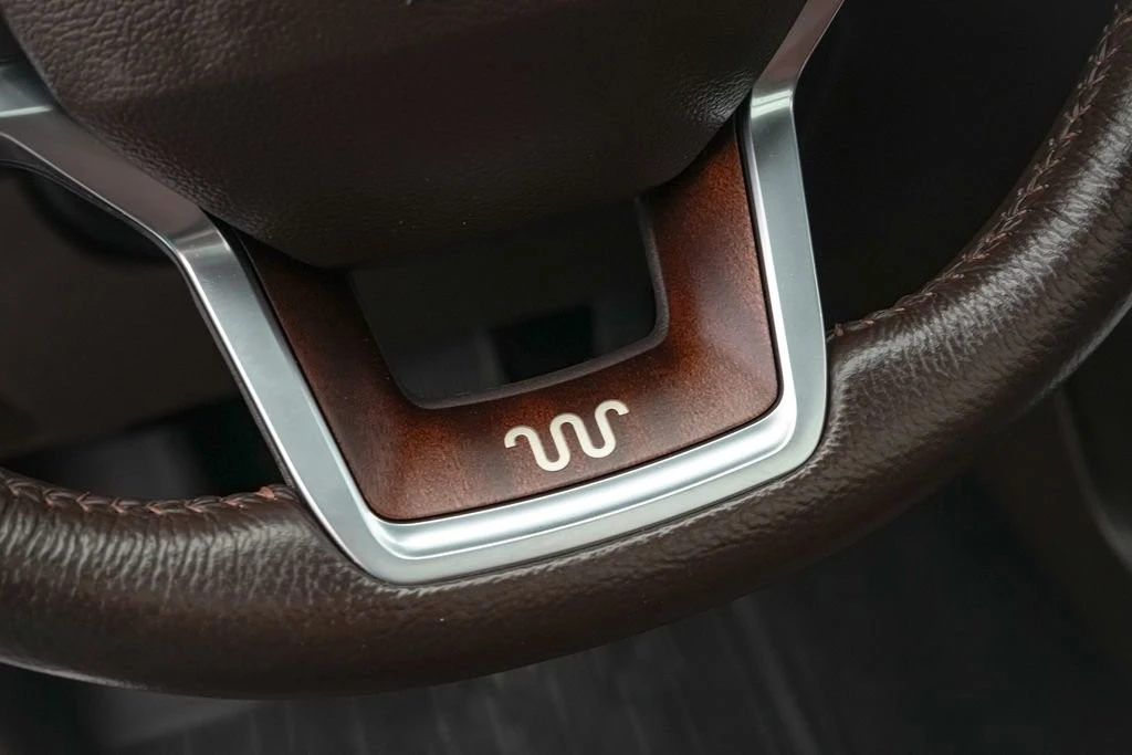 2023 Ford Explorer 6th Gen - Image 16 of 21