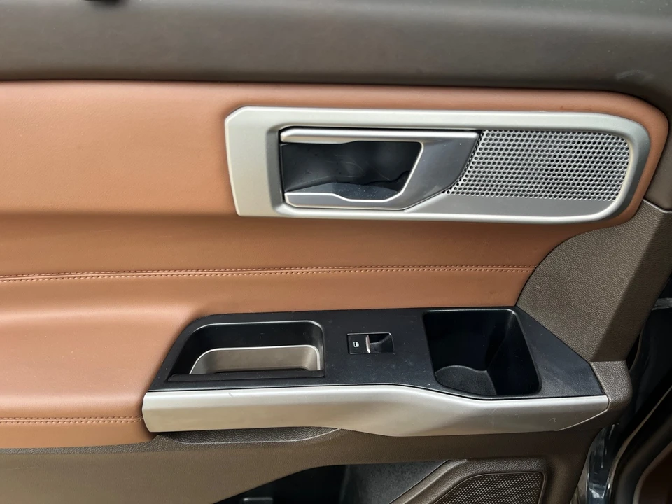 2023 Ford Explorer 6th Gen - Image 19 of 21