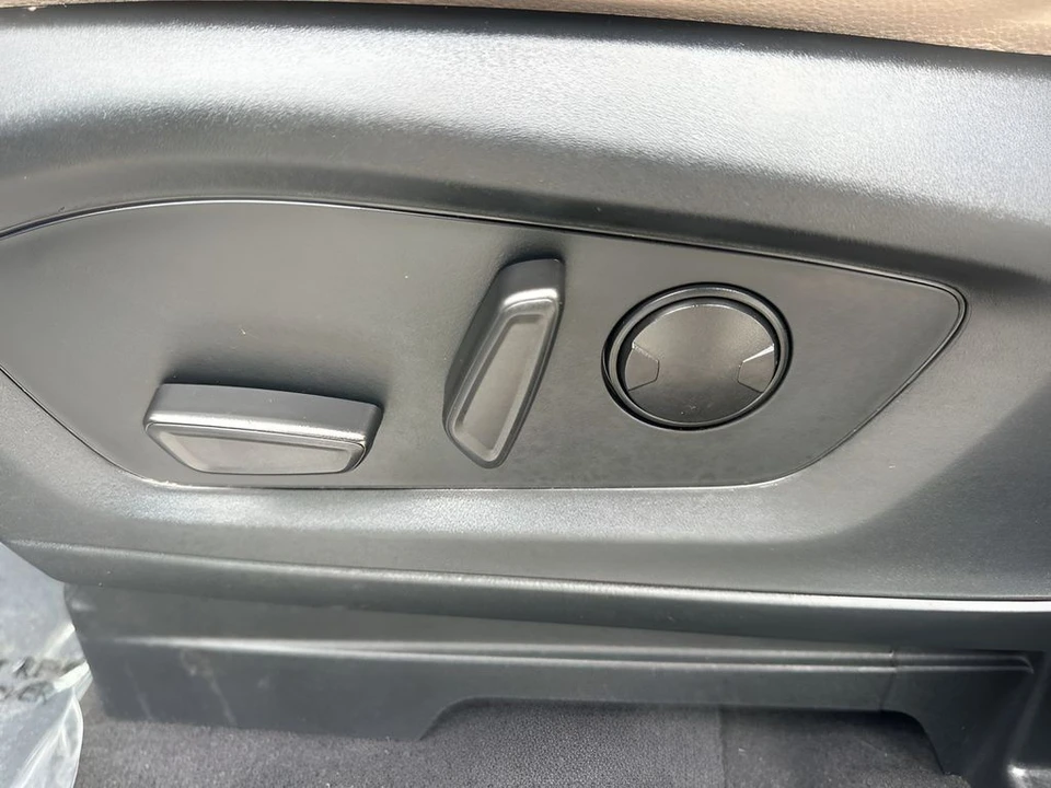 2023 Ford Explorer 6th Gen - Image 10 of 12