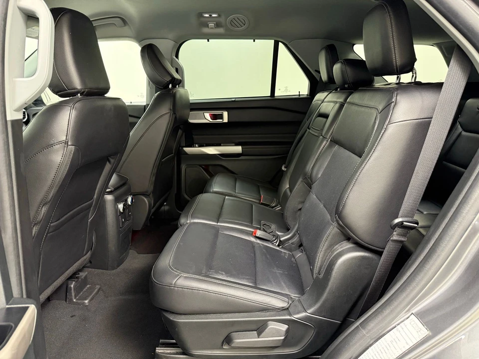 2023 Ford Explorer 6th Gen - Image 19 of 21