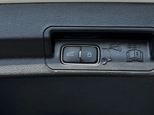 2023 Ford Explorer 6th Gen - Image 11 of 21