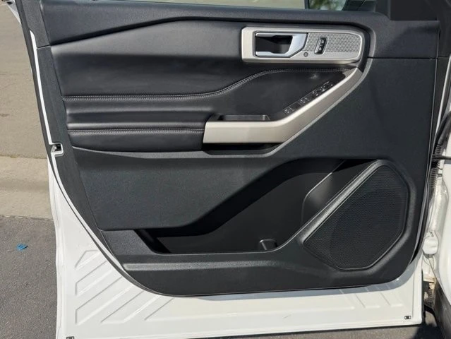 2023 Ford Explorer 6th Gen - Image 14 of 21