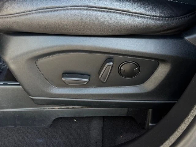 2023 Ford Explorer 6th Gen - Image 18 of 21