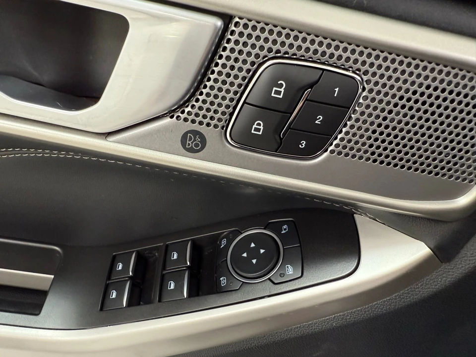 2023 Ford Explorer 6th Gen - Image 14 of 21