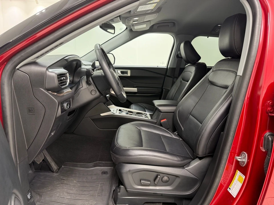2023 Ford Explorer 6th Gen - Image 16 of 21