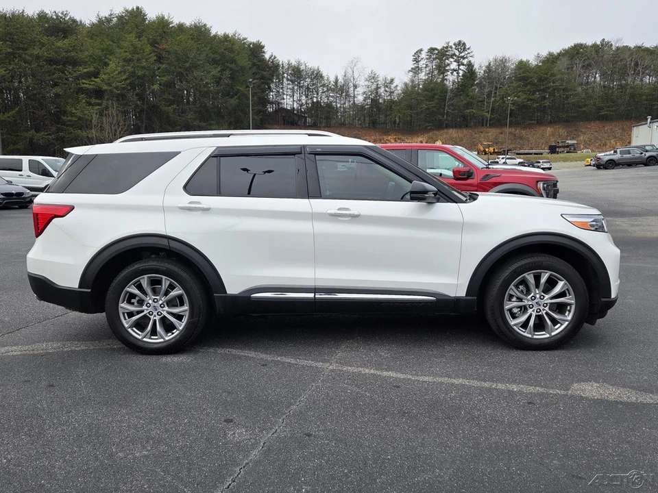2023 Ford Explorer 6th Gen - Image 2 of 21