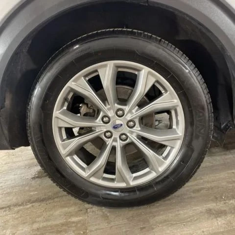 2023 Ford Explorer 6th Gen - Image 14 of 21