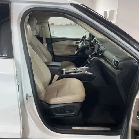 2023 Ford Explorer 6th Gen - Image 18 of 21
