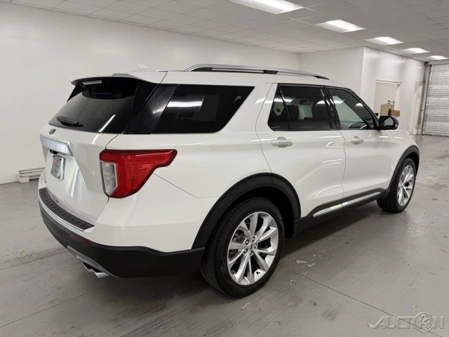 2023 Ford Explorer 6th Gen - Image 5 of 12