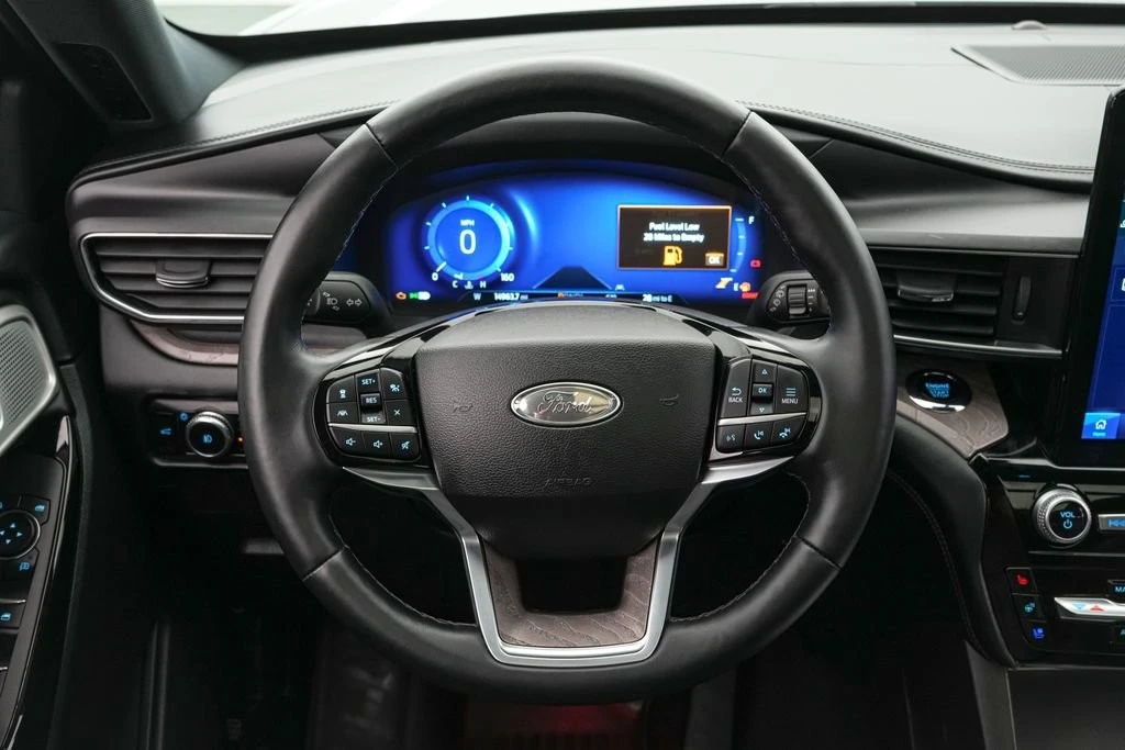 2023 Ford Explorer 6th Gen - Image 14 of 21