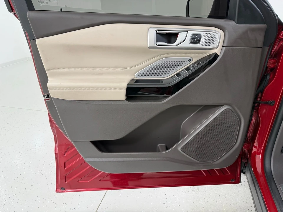 2023 Ford Explorer 6th Gen - Image 12 of 21