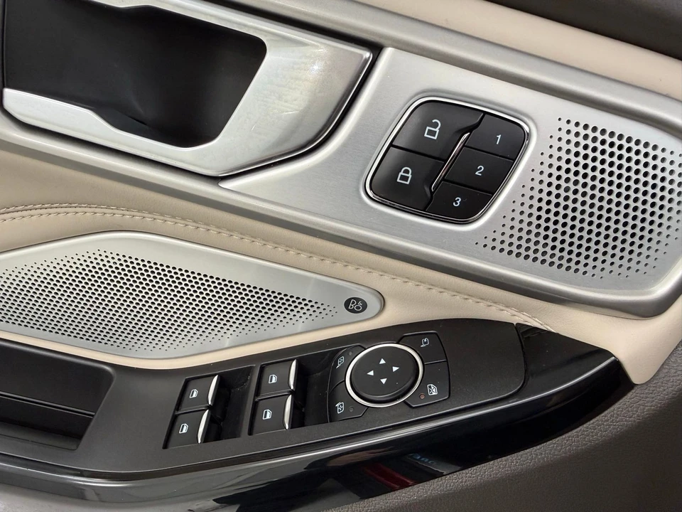 2023 Ford Explorer 6th Gen - Image 13 of 21