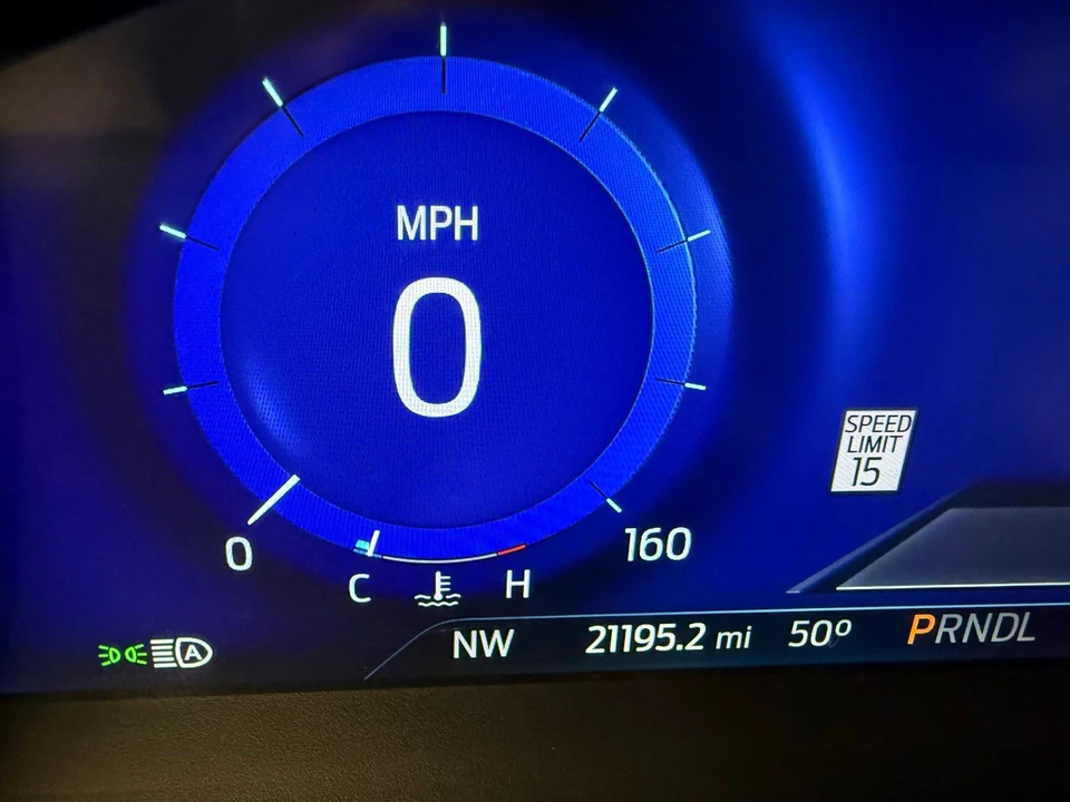 2023 Ford Explorer 6th Gen - Image 18 of 21