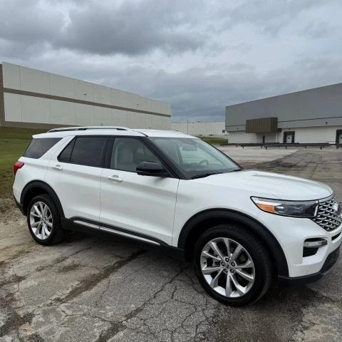 2023 Ford Explorer 6th Gen - Image 2 of 11