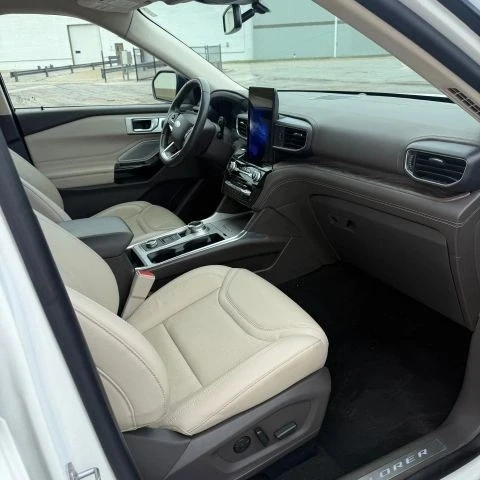 2023 Ford Explorer 6th Gen - Image 6 of 11