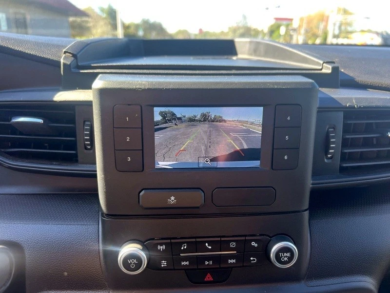 2023 Ford Explorer 6th Gen - Image 19 of 21