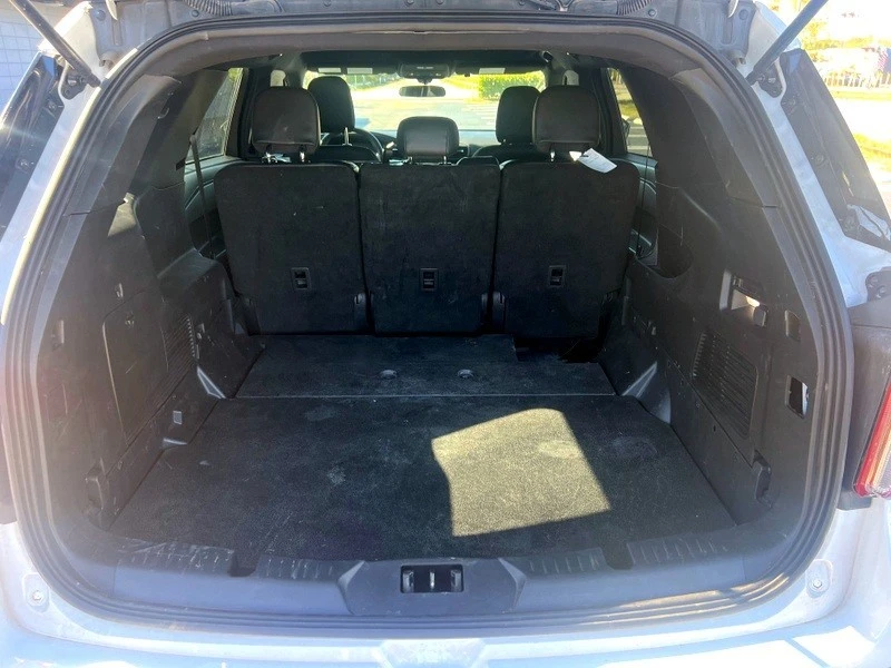 2023 Ford Explorer 6th Gen - Image 14 of 21