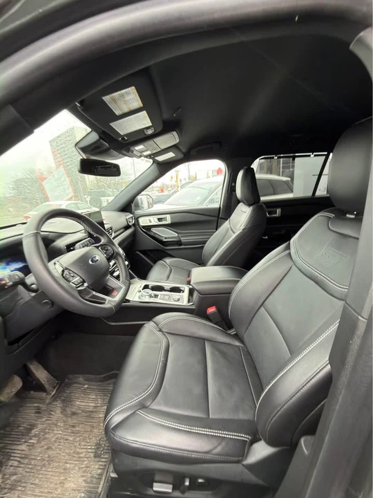 2023 Ford Explorer 6th Gen - Image 11 of 14