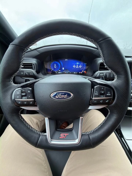 2023 Ford Explorer 6th Gen - Image 8 of 14