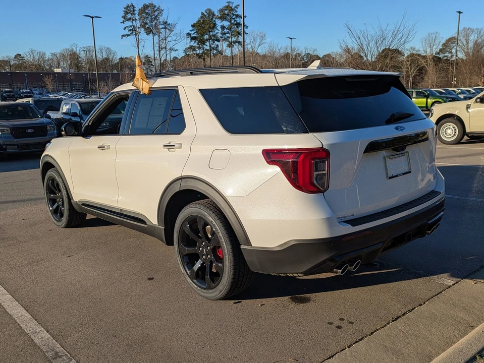 2023 Ford Explorer 6th Gen - Image 5 of 12