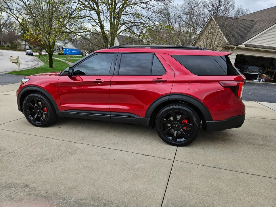 2023 Ford Explorer 6th Gen - Image 2 of 21