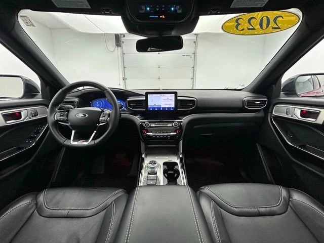 2023 Ford Explorer 6th Gen - Image 2 of 12