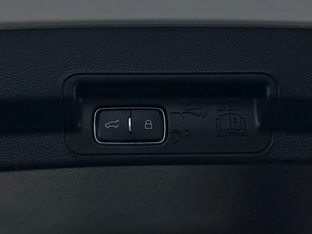 2023 Ford Explorer 6th Gen - Image 11 of 12