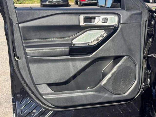 2023 Ford Explorer 6th Gen - Image 16 of 21