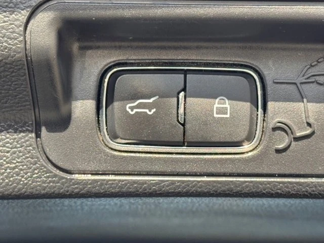 2023 Ford Explorer 6th Gen - Image 14 of 21