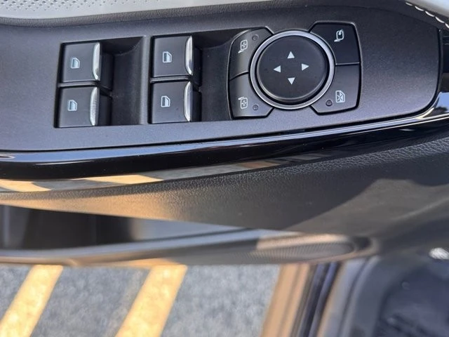 2023 Ford Explorer 6th Gen - Image 17 of 21