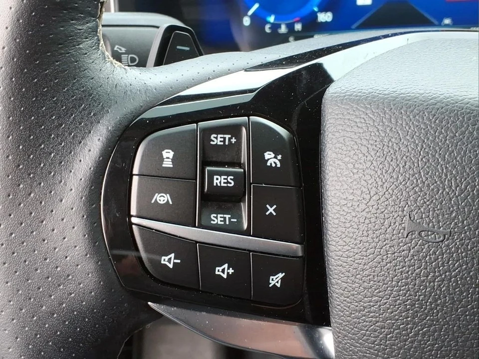 2023 Ford Explorer 6th Gen - Image 17 of 28