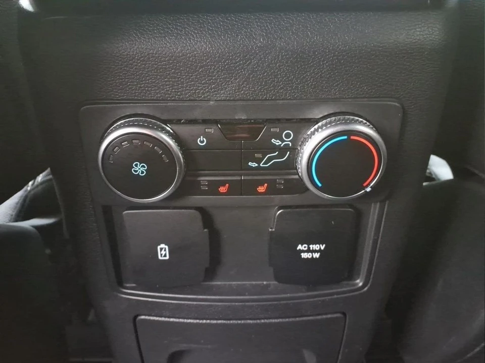 2023 Ford Explorer 6th Gen - Image 26 of 28